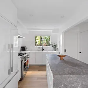 Holiday home Modern Kitsilano 2 Bedroom With A Hot Tub, Vancouver