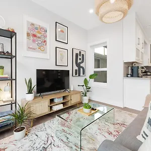 Homestay Charming 3br In A Lovely Neighborhood, Vancouver